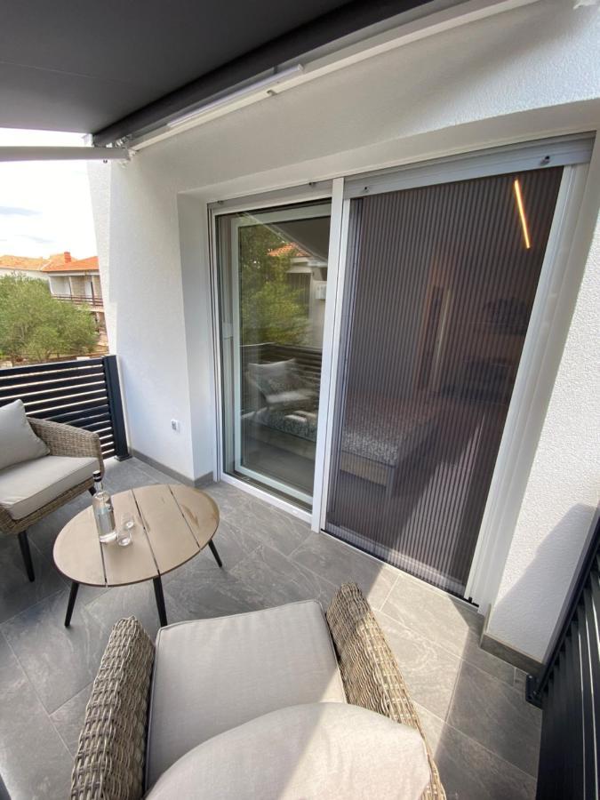 Apartmani Kumenat Biograd na Moru Kültér fotó