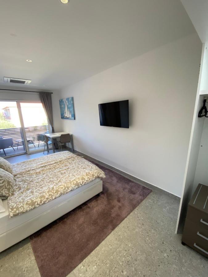 Apartmani Kumenat Biograd na Moru Kültér fotó