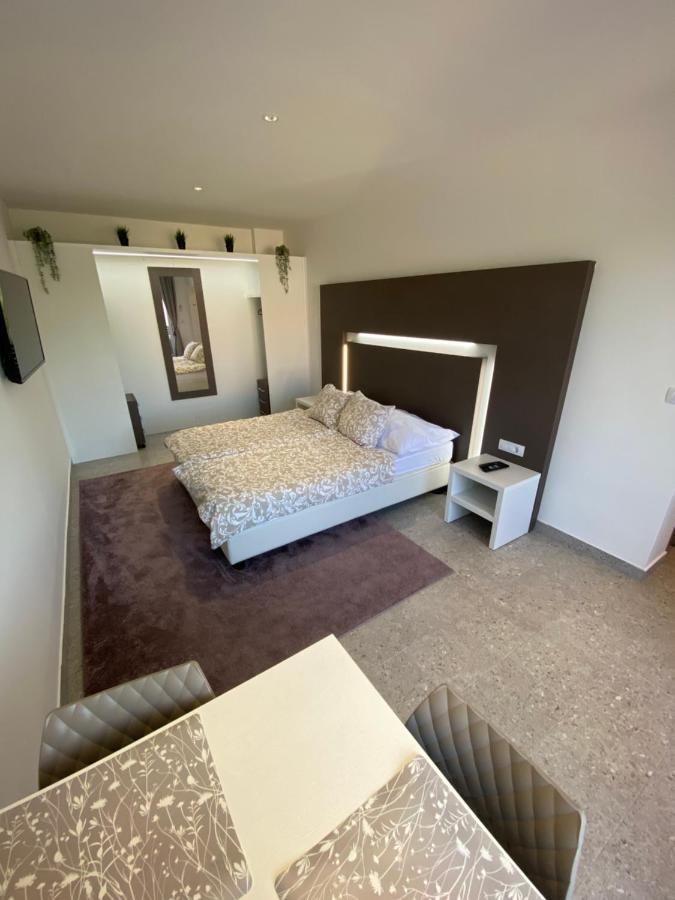 Apartmani Kumenat Biograd na Moru Kültér fotó
