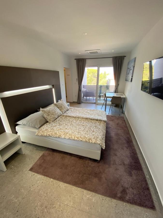 Apartmani Kumenat Biograd na Moru Kültér fotó