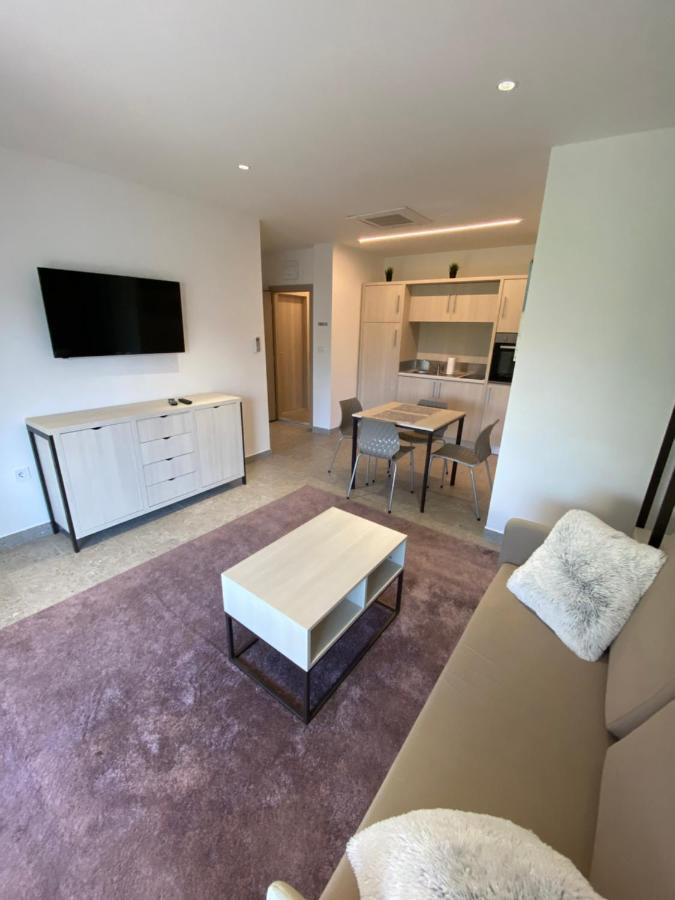 Apartmani Kumenat Biograd na Moru Kültér fotó