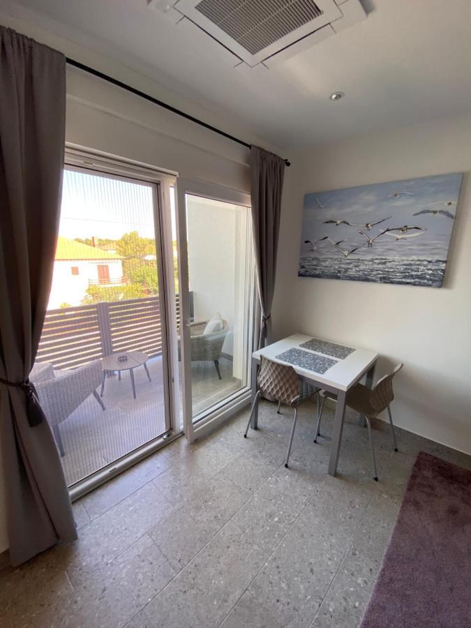 Apartmani Kumenat Biograd na Moru Kültér fotó
